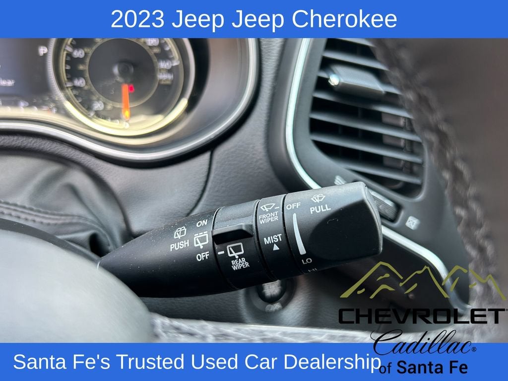 2023 Jeep Cherokee Altitude Lux