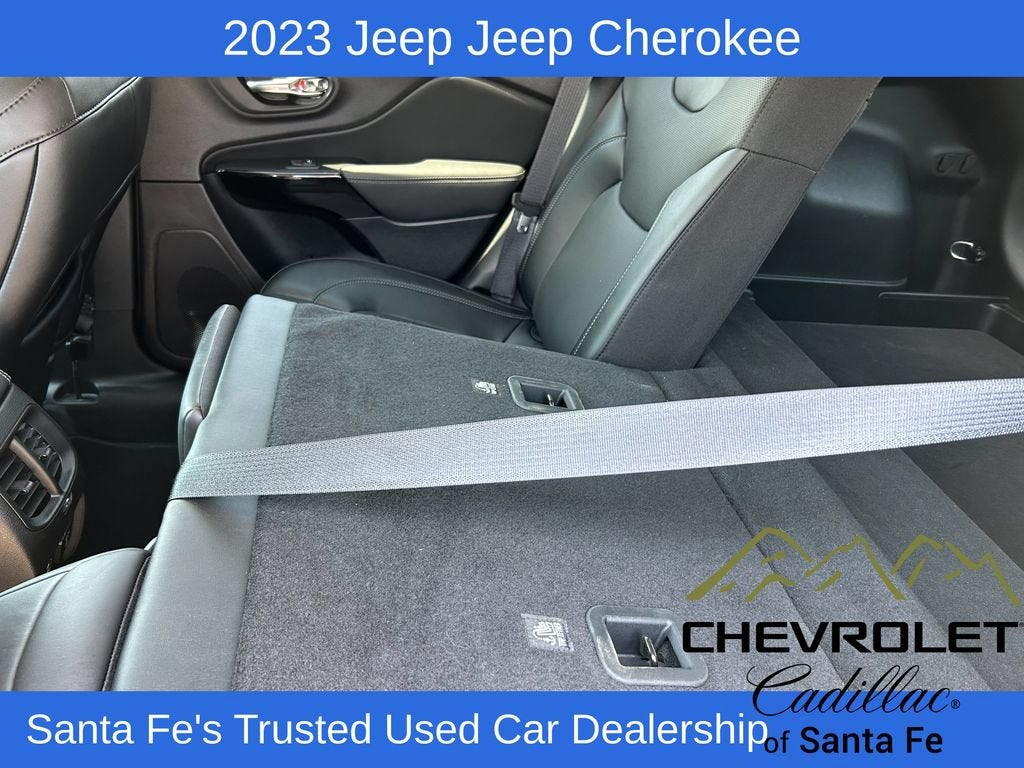 2023 Jeep Cherokee Altitude Lux