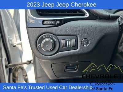 2023 Jeep Cherokee Altitude Lux