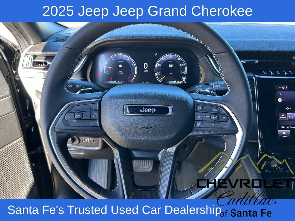 2025 Jeep Grand Cherokee Laredo