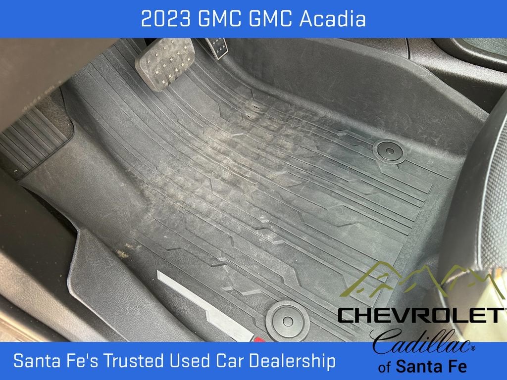 2023 GMC Acadia AT4