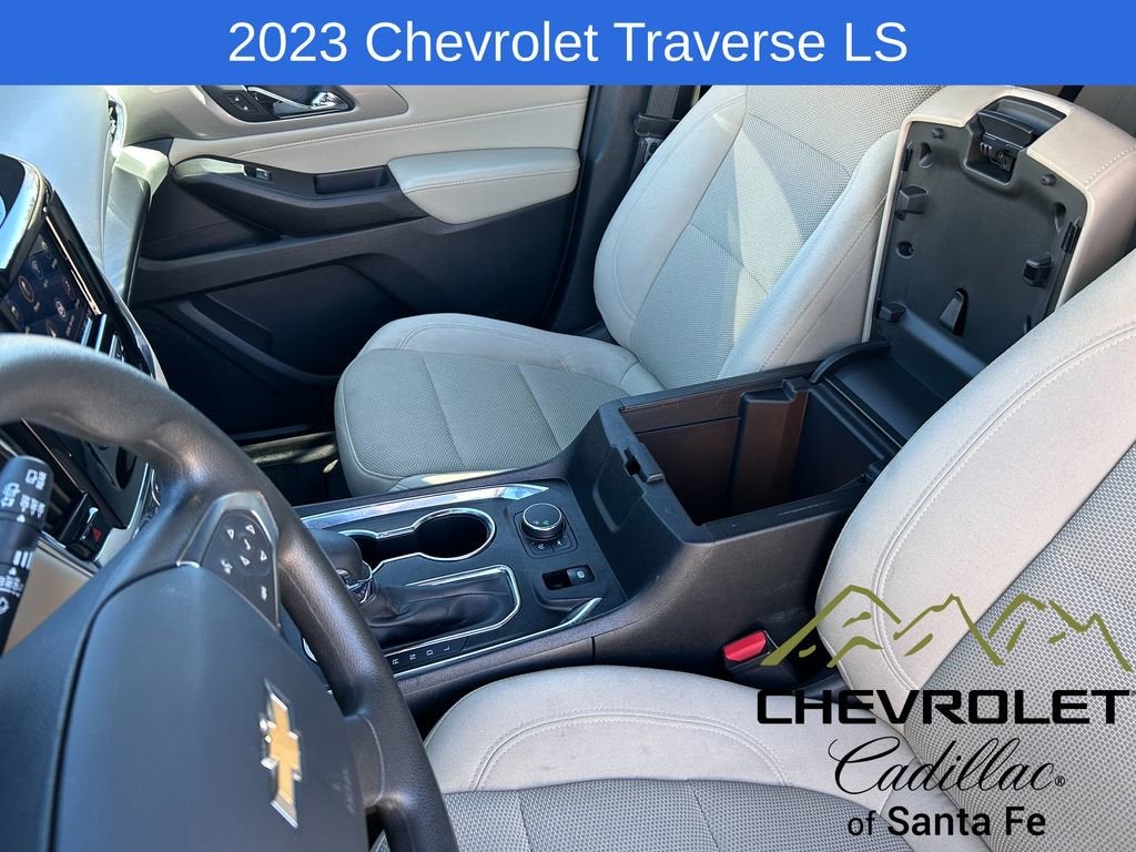 2023 Chevrolet Traverse LS