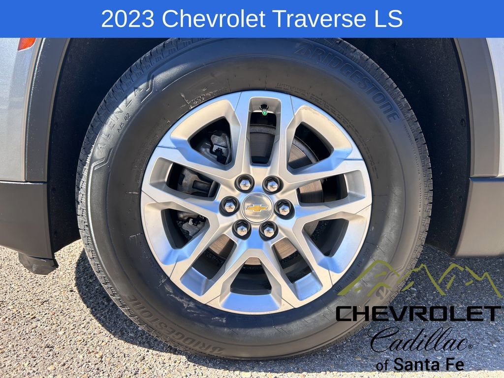 2023 Chevrolet Traverse LS