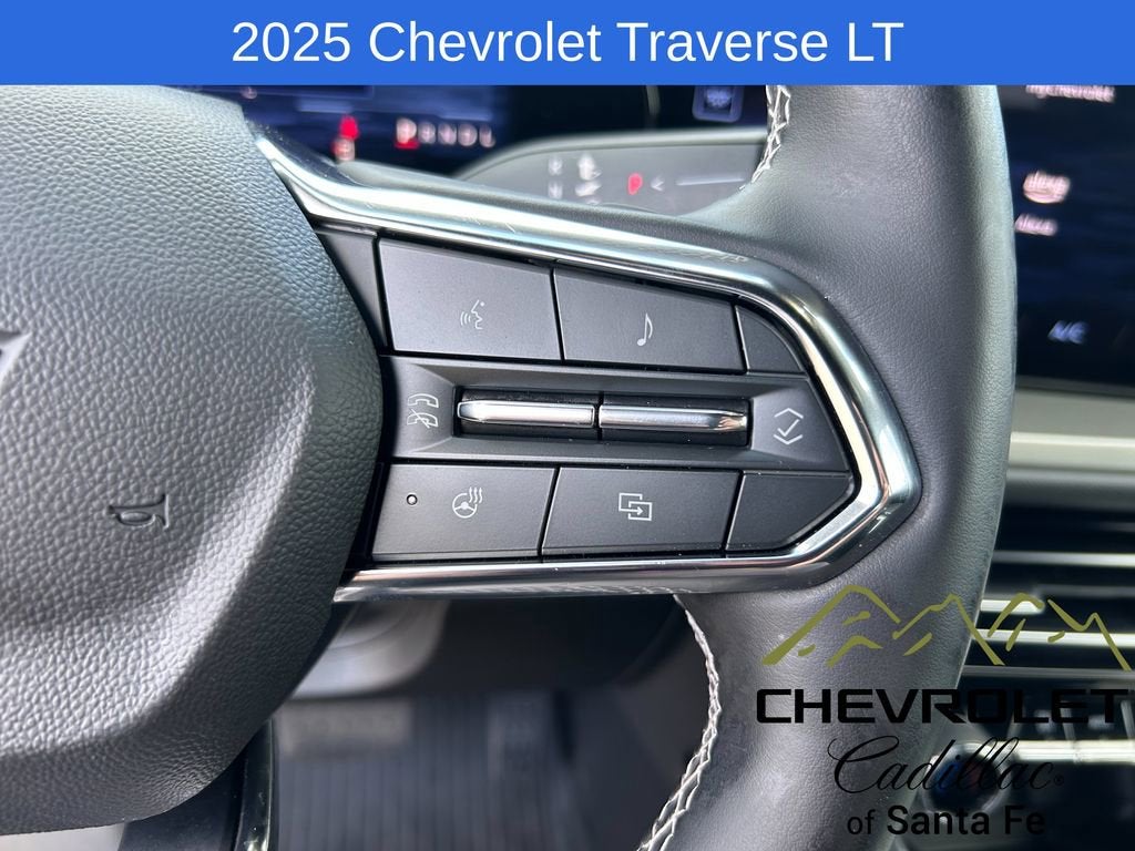 2025 Chevrolet Traverse LT