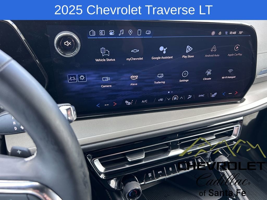 2025 Chevrolet Traverse LT