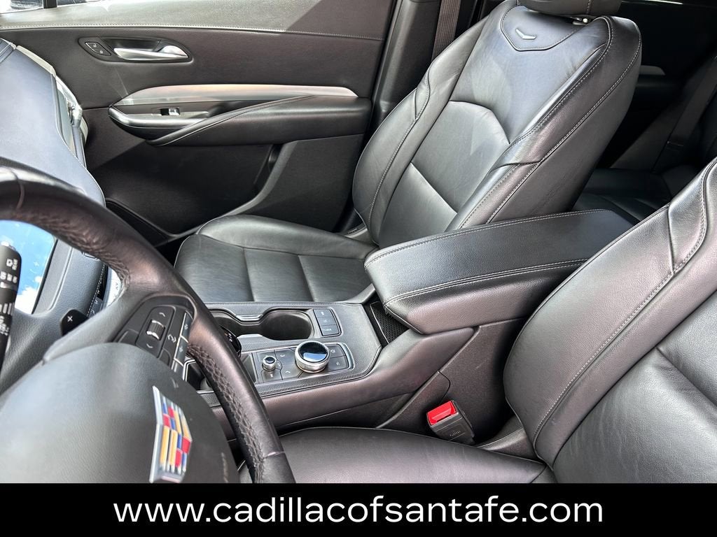 2023 Cadillac XT4 Premium Luxury