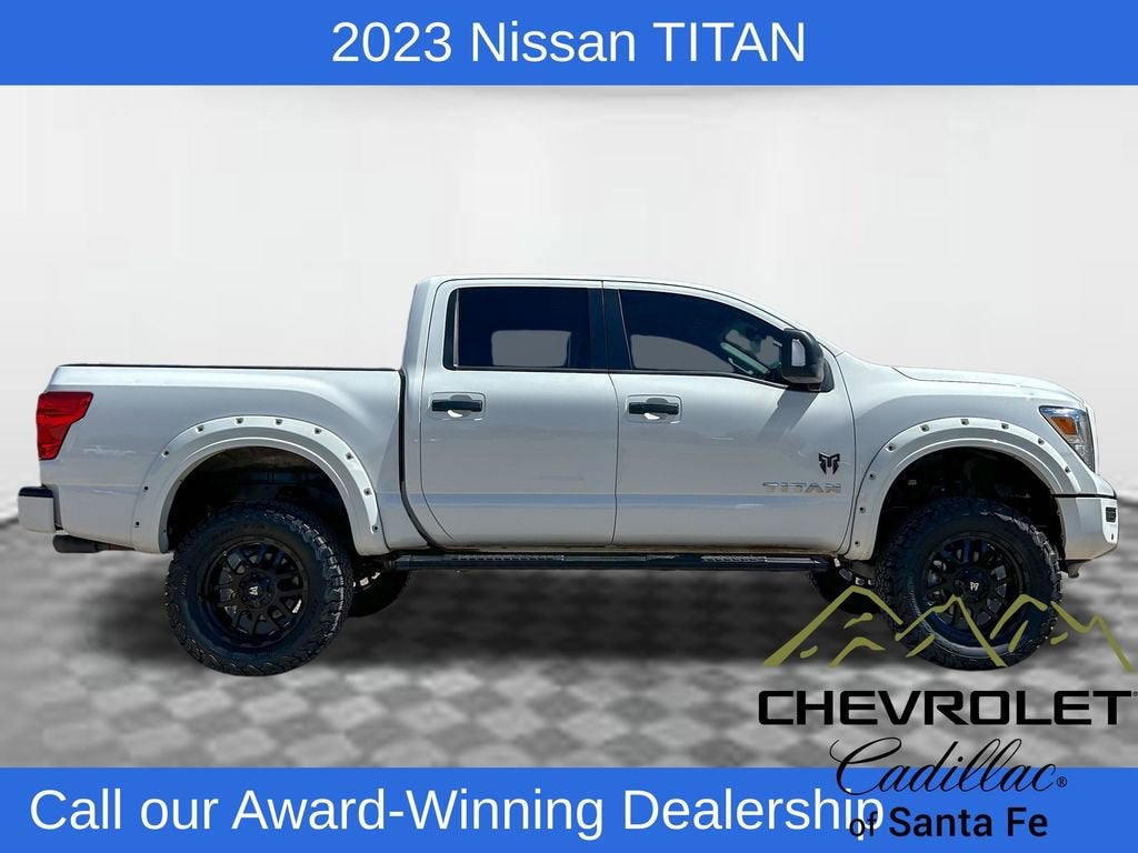 2023 Nissan Titan SV