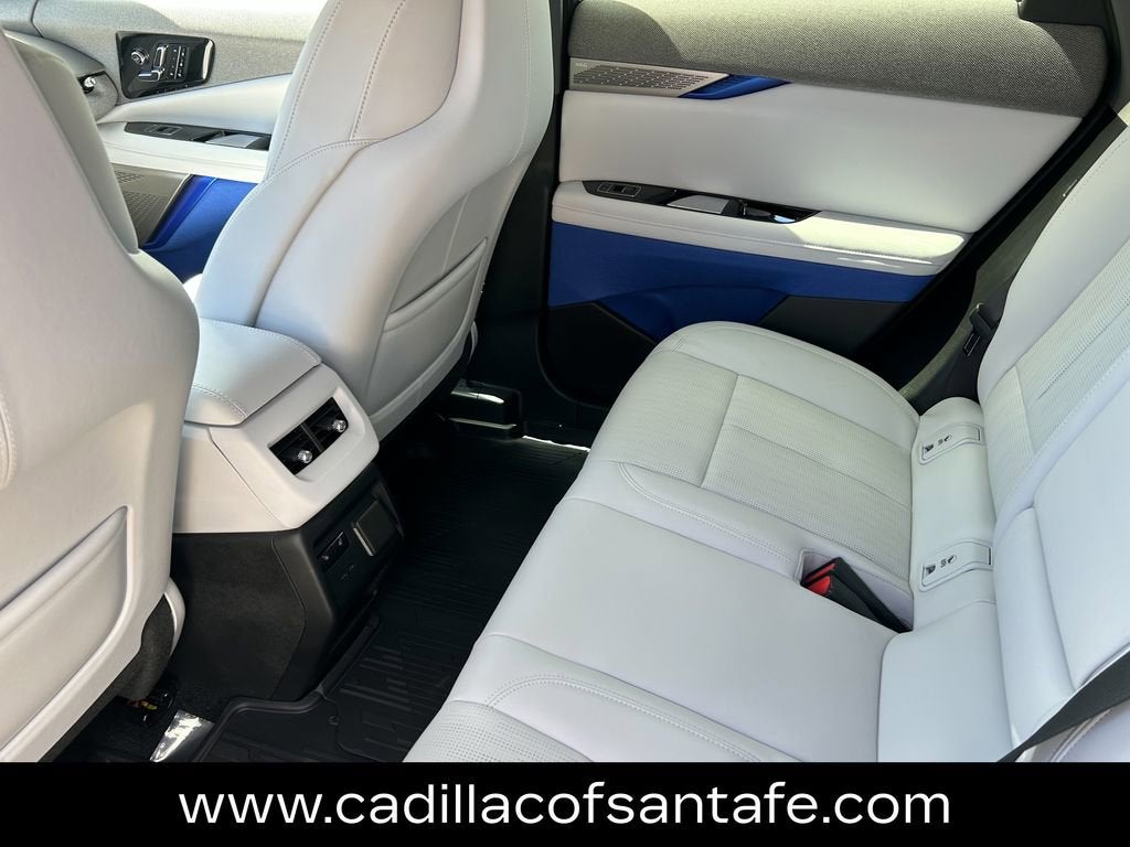 2025 Cadillac OPTIQ Luxury 2