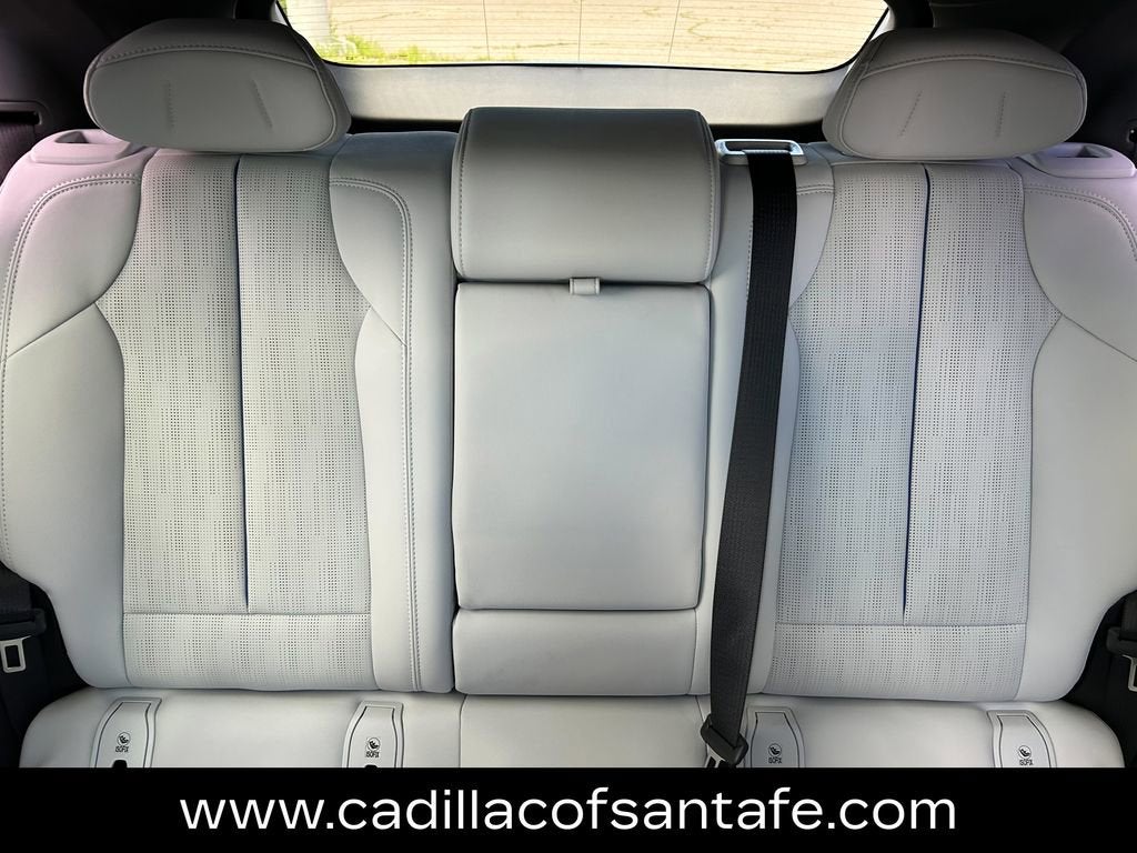 2025 Cadillac OPTIQ Luxury 2