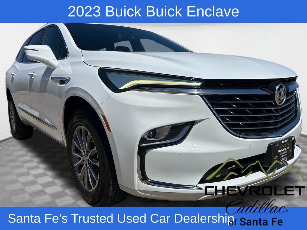 2023 Buick Enclave Essence